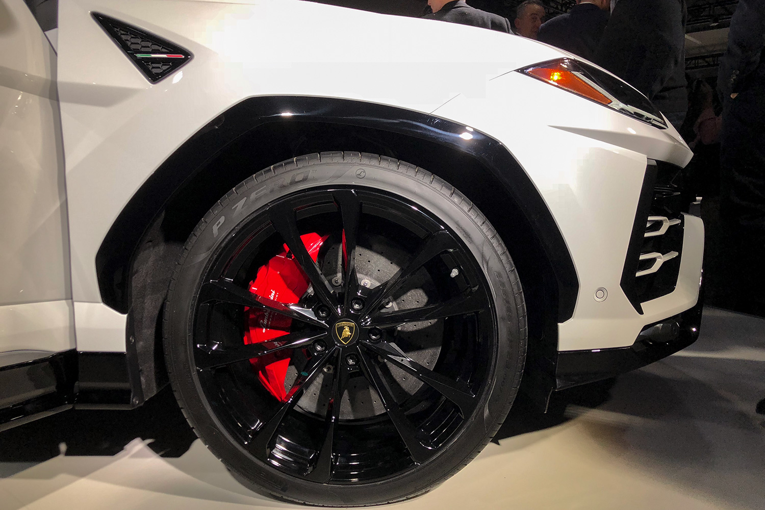 Lamborghini Urus reveal wheel