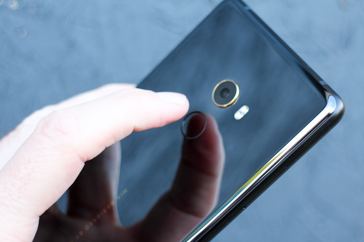 Xiaomi Mi Mix 2 Review fingerprint