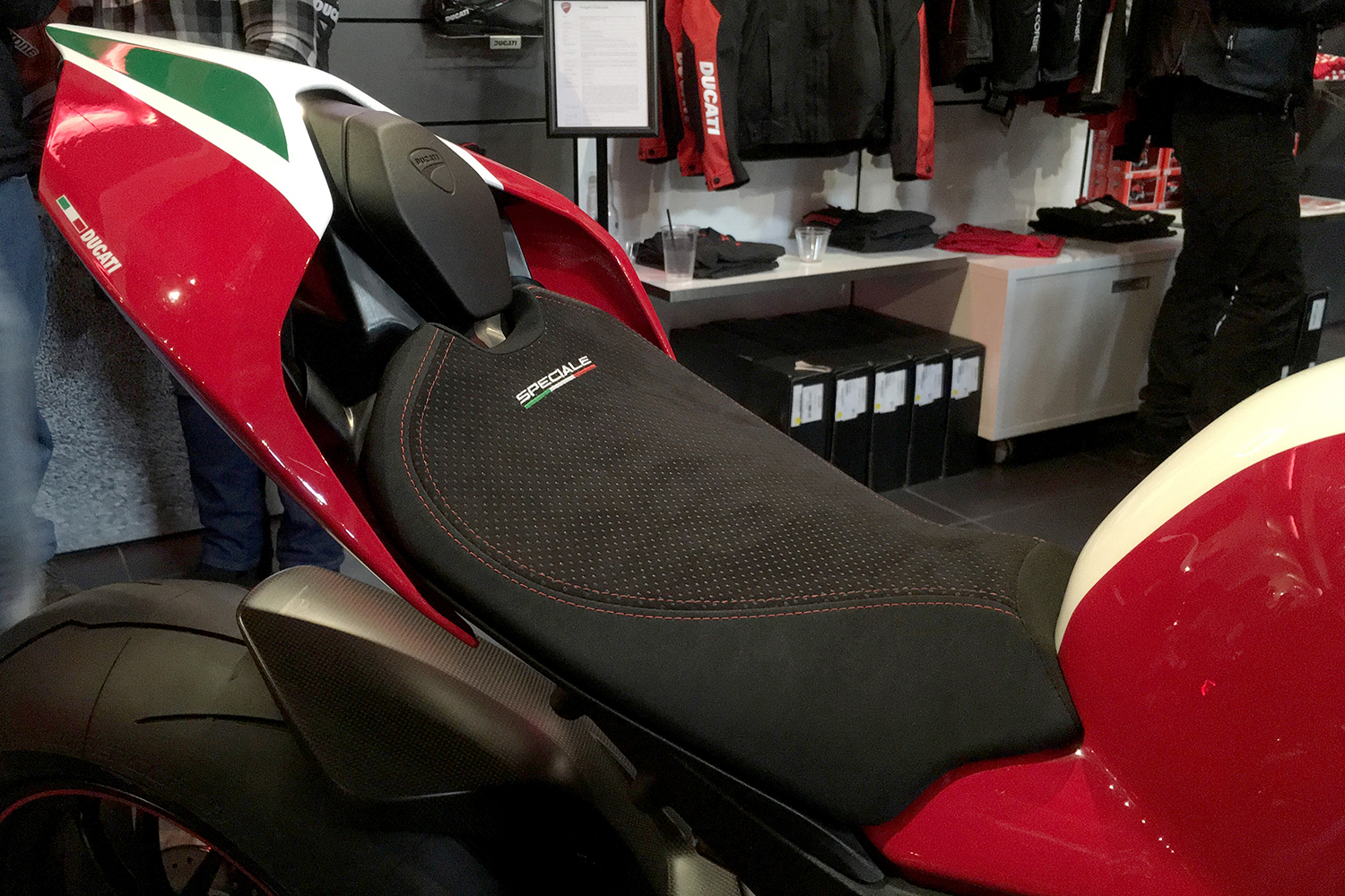 ducati 2018 motorcycle preview panigale v4 speciale seat1