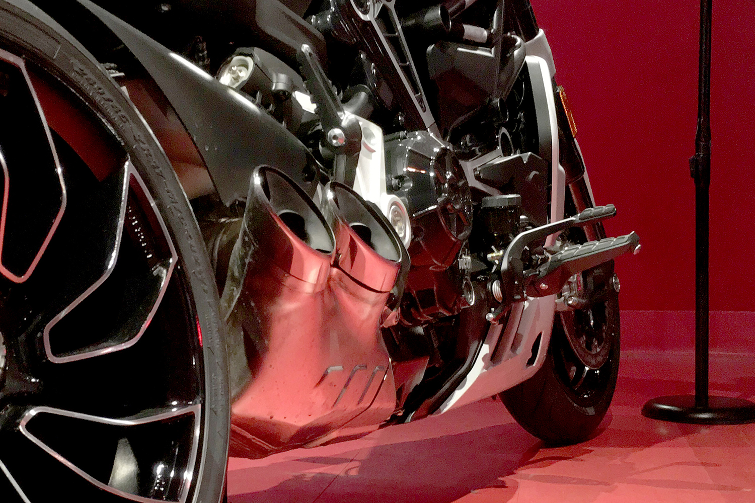 ducati 2018 motorcycle preview xdiavel s pipes