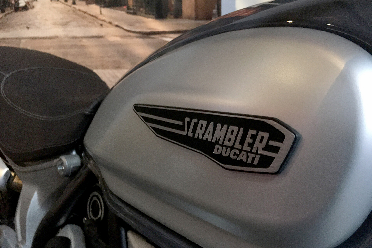 ducati 2018 motorcycle preview scrambler 1100 sport tanklogo