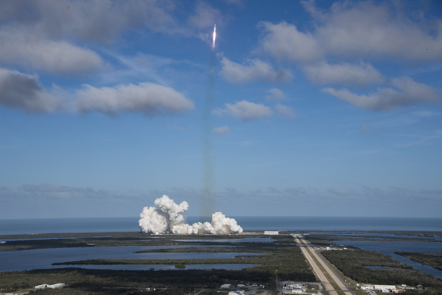 spacex falcon heavy launch success us space aerospace
