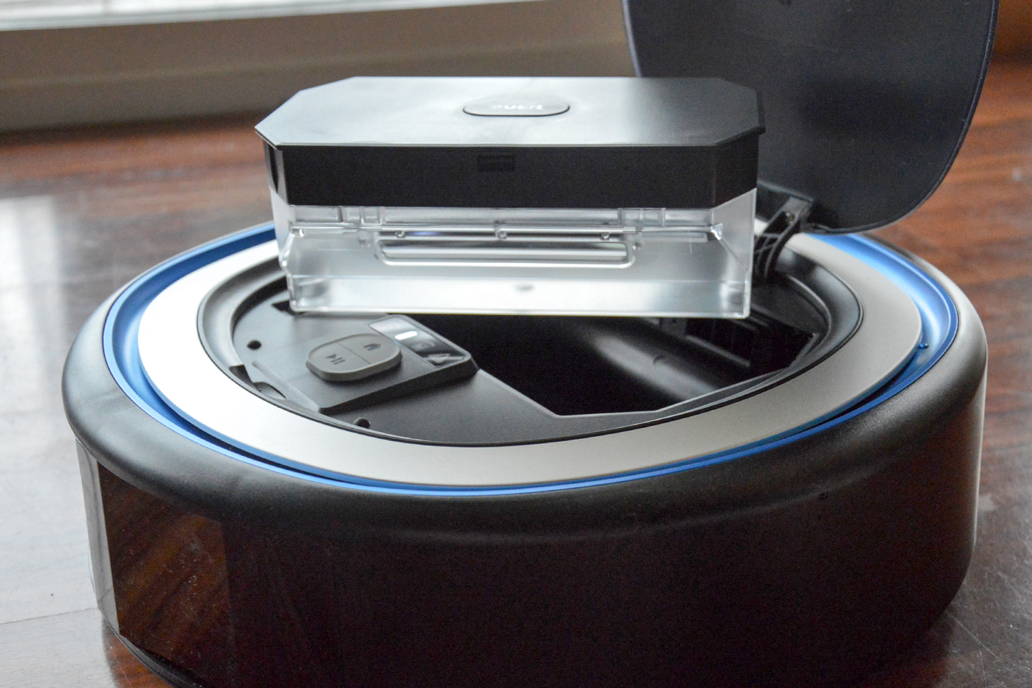 Hoover Rogue 970 robot vacuum review dust bin close