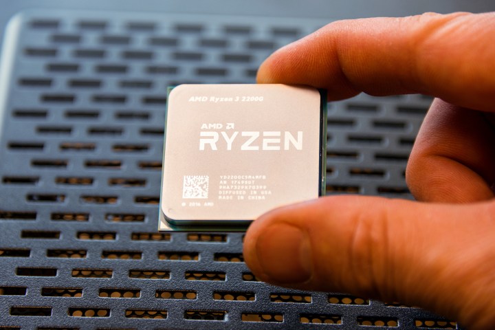 AMD Ryzen 5 2400G & Ryzen 3 2200G Review fingers