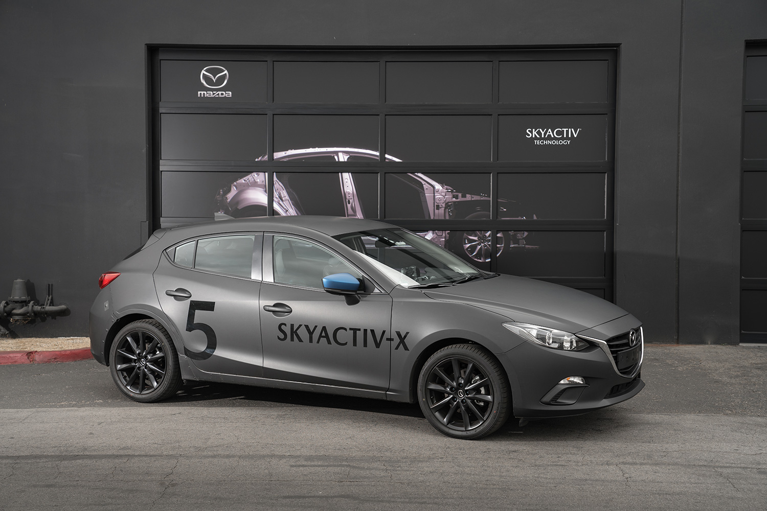 Mazda Skyactiv garage center