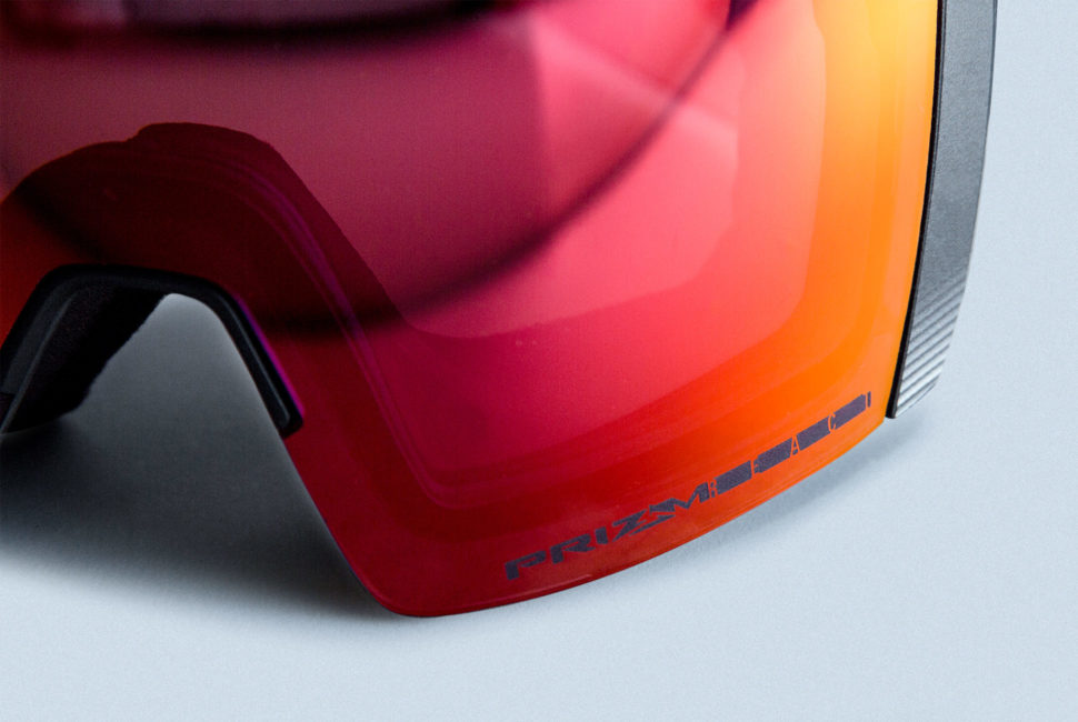 Anvendelse suppe Potentiel Oakley's Prizm React Ski Goggles Change Tint at the Press of a Button |  Digital Trends
