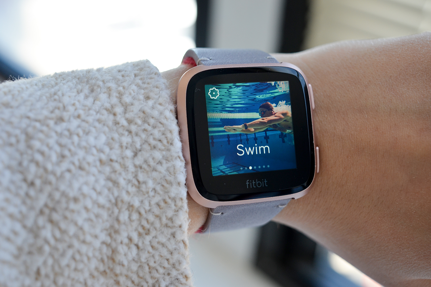 What Cyclists Will Love (and Dismiss) About the New Fitbit Versa Smart Watch