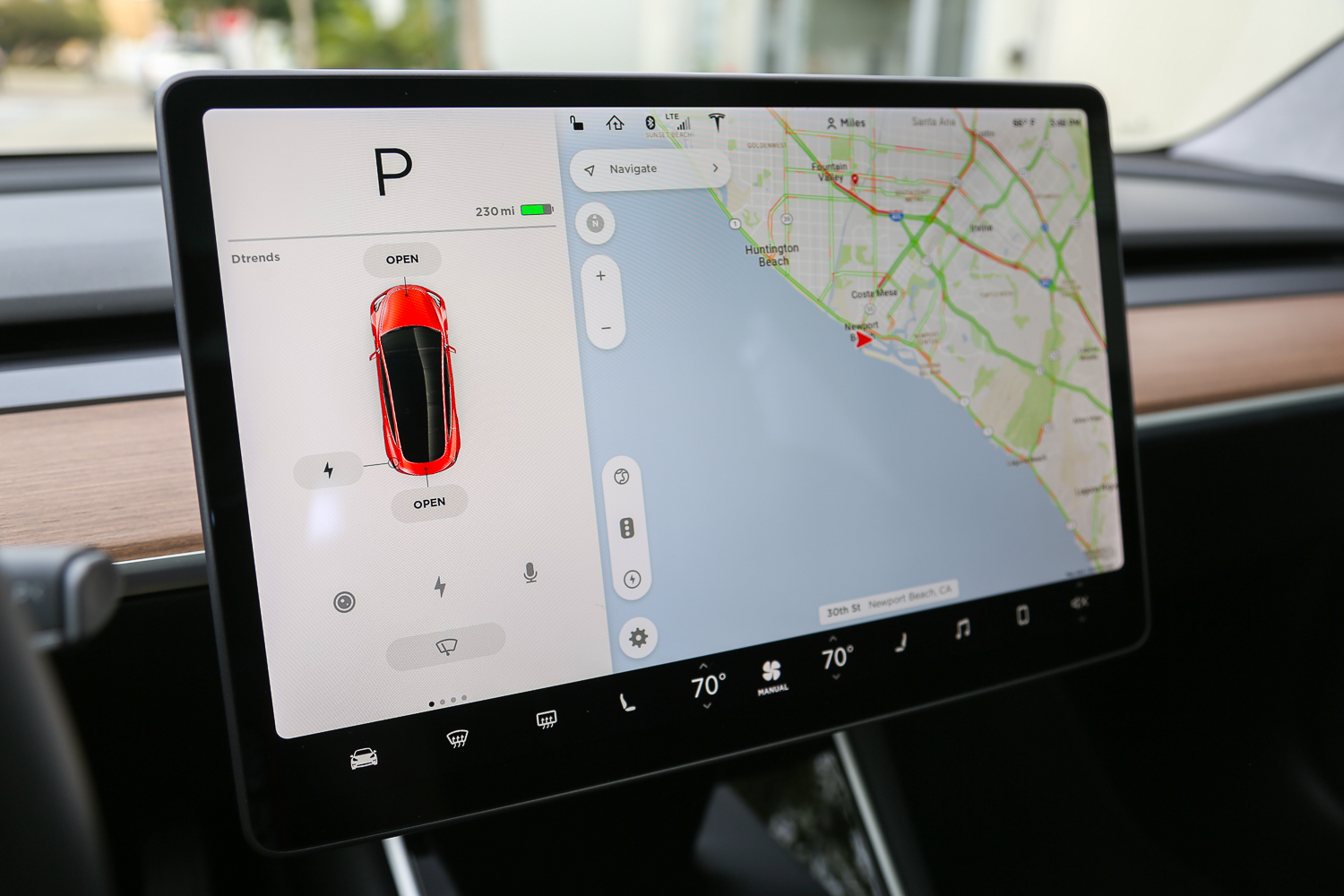 Tesla V9.0 - Autopilot: Khám phá công nghệ Autopilot mới nhất của Tesla V9.0 để trải nghiệm lái xe tự động tuyệt vời như chưa từng có. Tự tin mà không cần phải điều khiển, hệ thống này sẽ giúp bạn di chuyển thông minh và an toàn hơn trên mọi con đường.