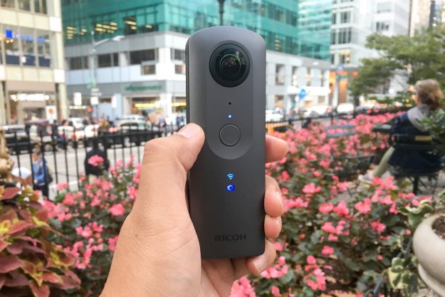 Ricoh Theta V