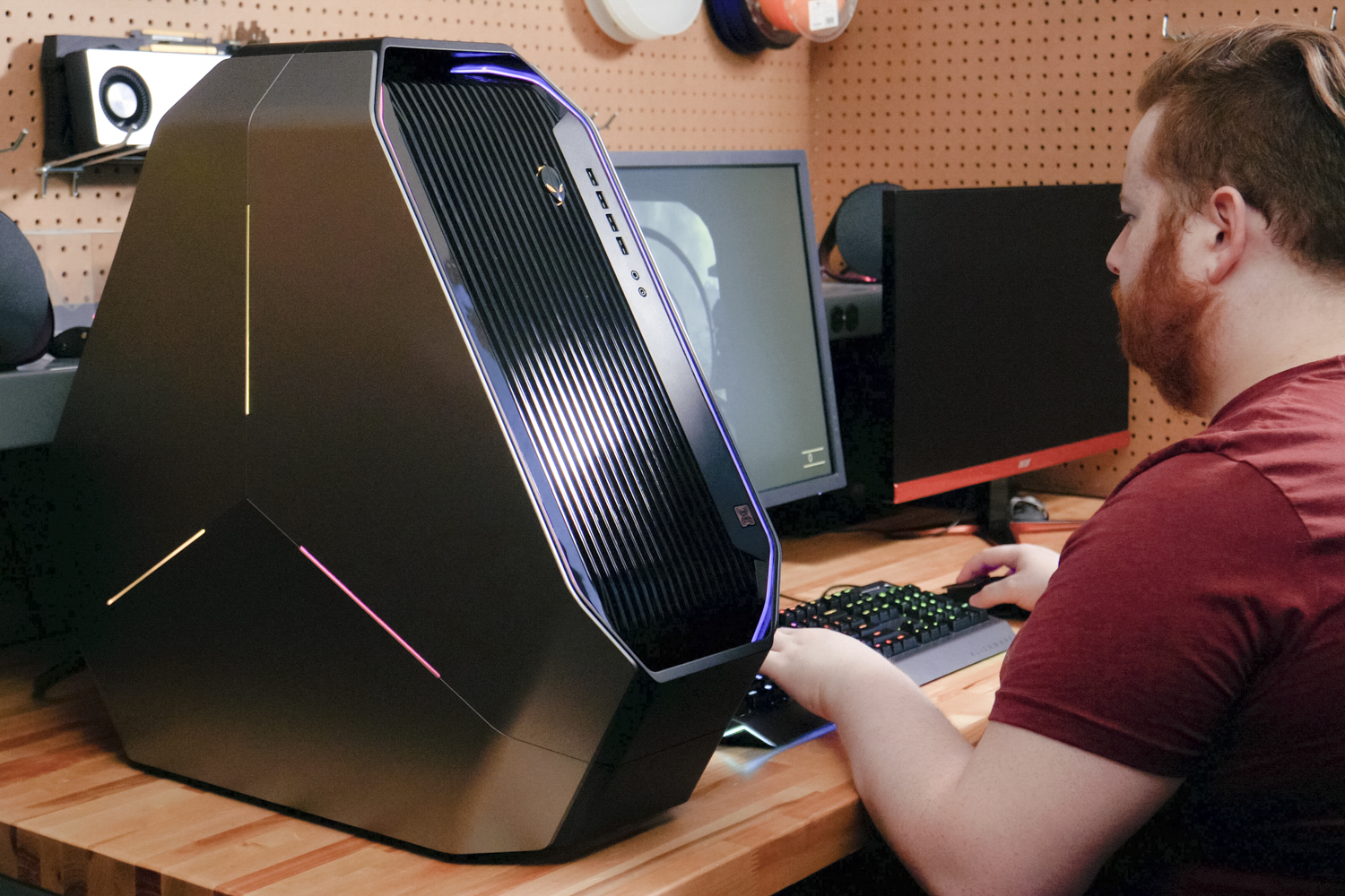 Alienware Area-51 R5 Review | Redefining High-End Gaming | Digital Trends