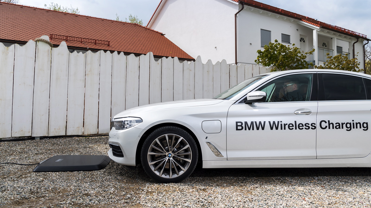 BMW 530e Wireless Charging
