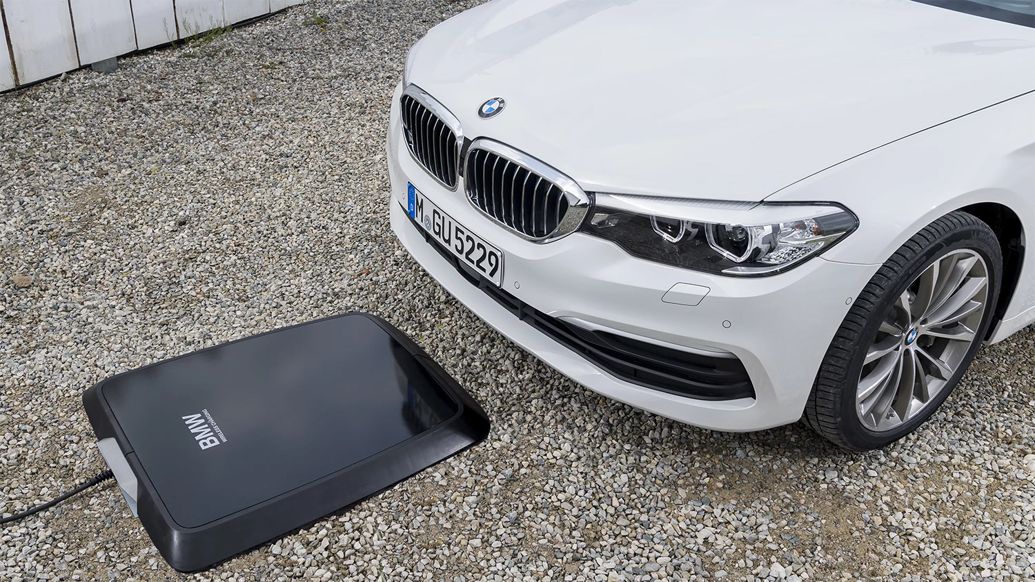 BMW 530e Wireless Charging