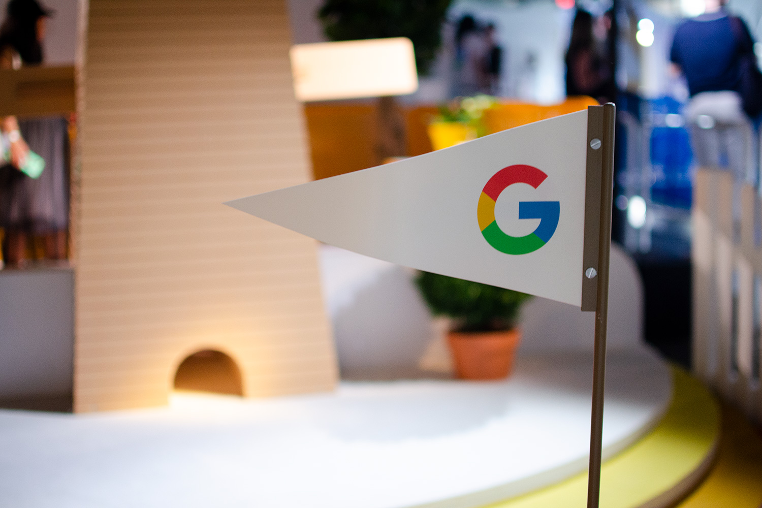 googles mini golf pop up event in nyc highlights its smart home products google flag