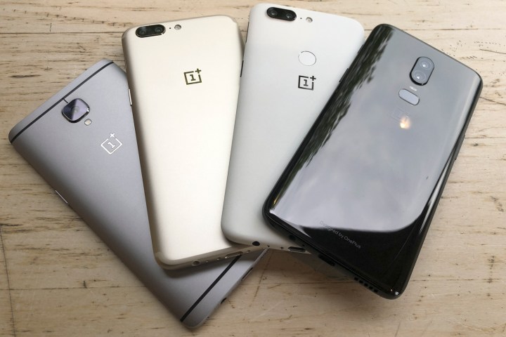 OnePlus 3 o 3T in grigio, OnePlus 5 in oro, OnePlus 5T in bianco, OnePlus 6 nelle colorazioni nere.
