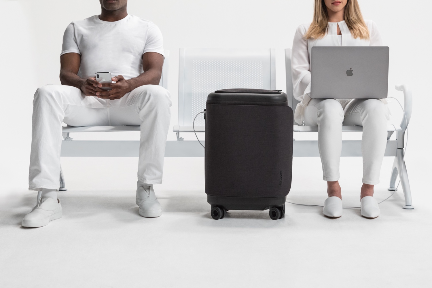 incase proconnected 4 wheel hubless roller smart luggage blends high design with large capacity battery lifestyle 0170