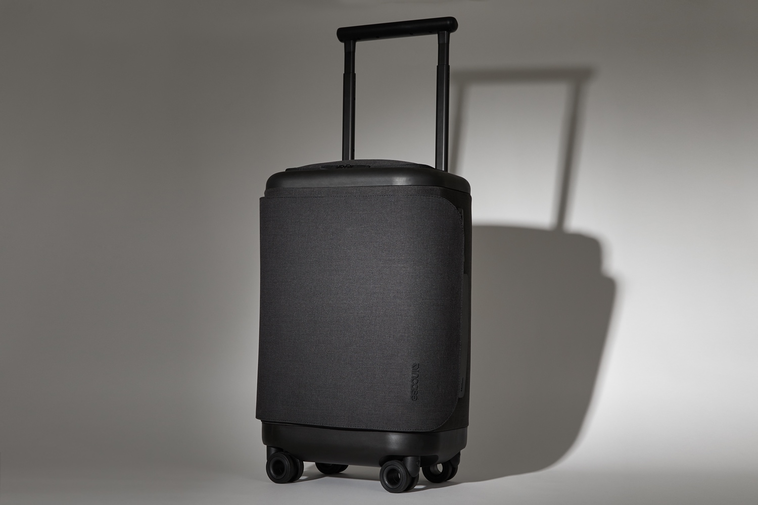 incase proconnected 4 wheel hubless roller smart luggage blends high design with large capacity battery studio0123