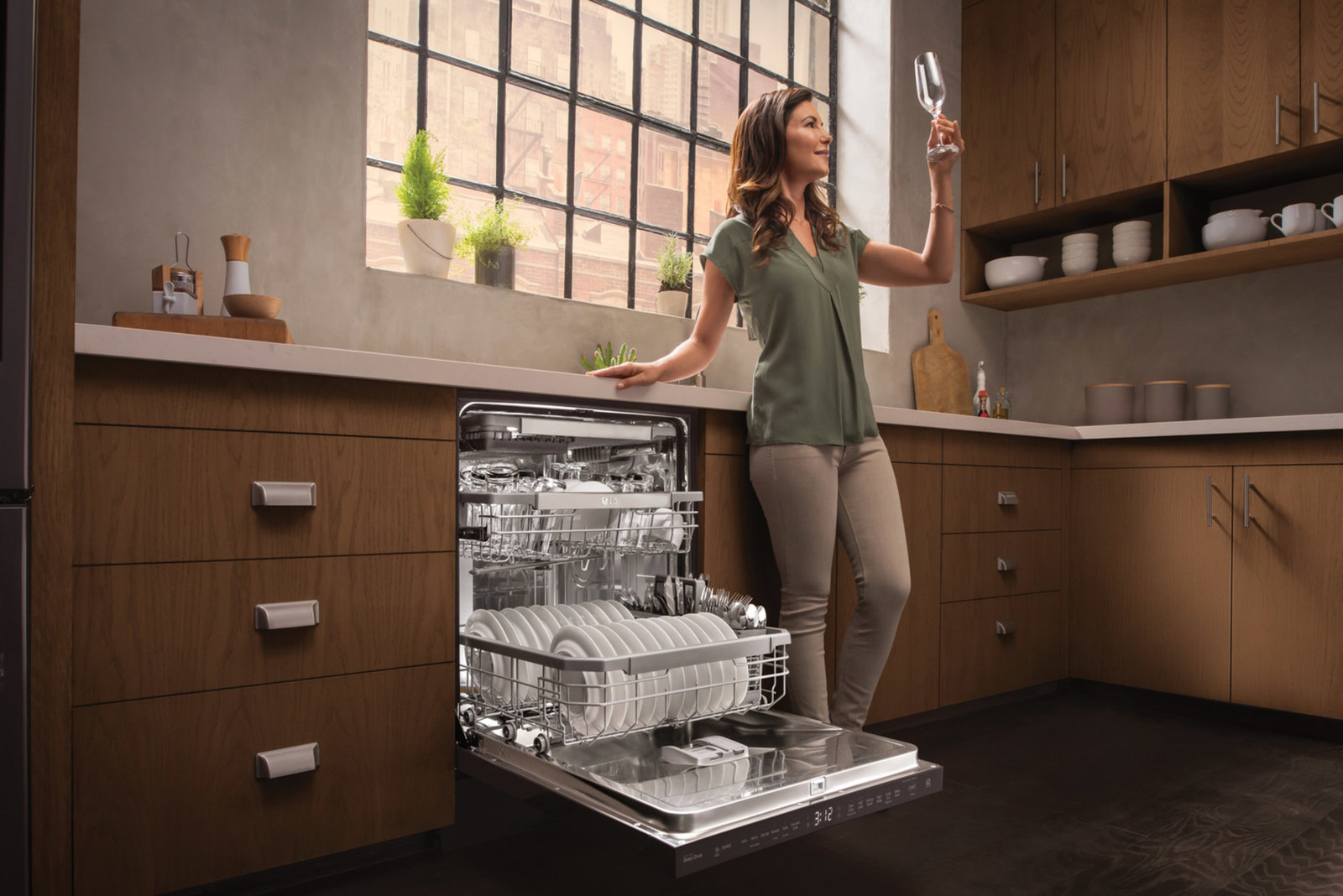 LG Brings QuadWash Technology and SmartThinQ to More Dishwashers
