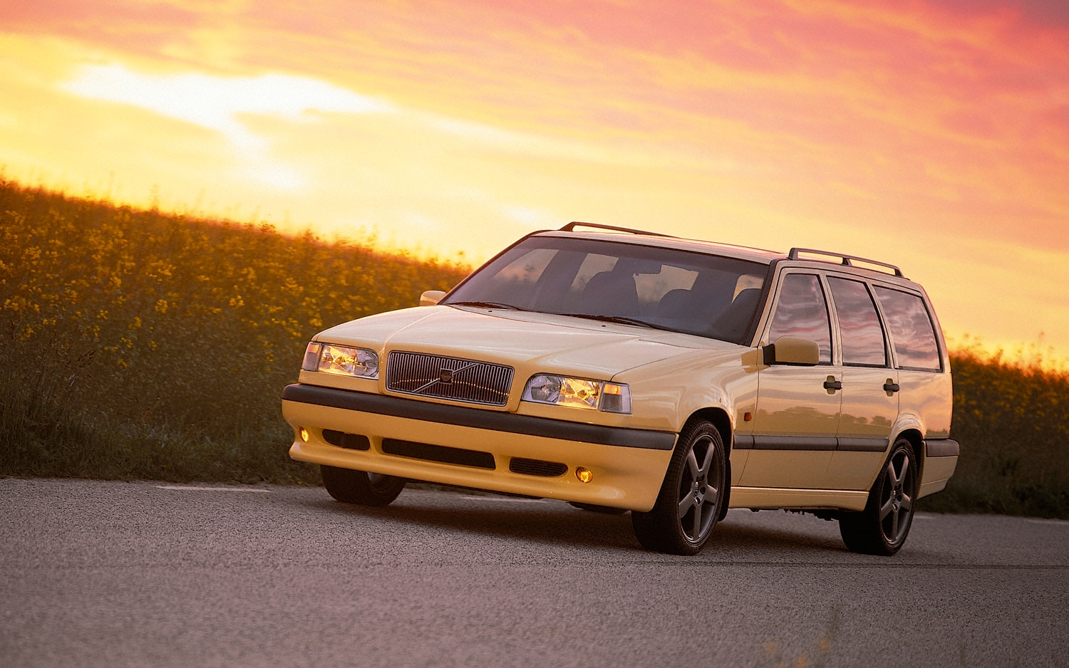 favorite station wagons from history 1995 volvo 850 t5 r wagon front three quarter lights on