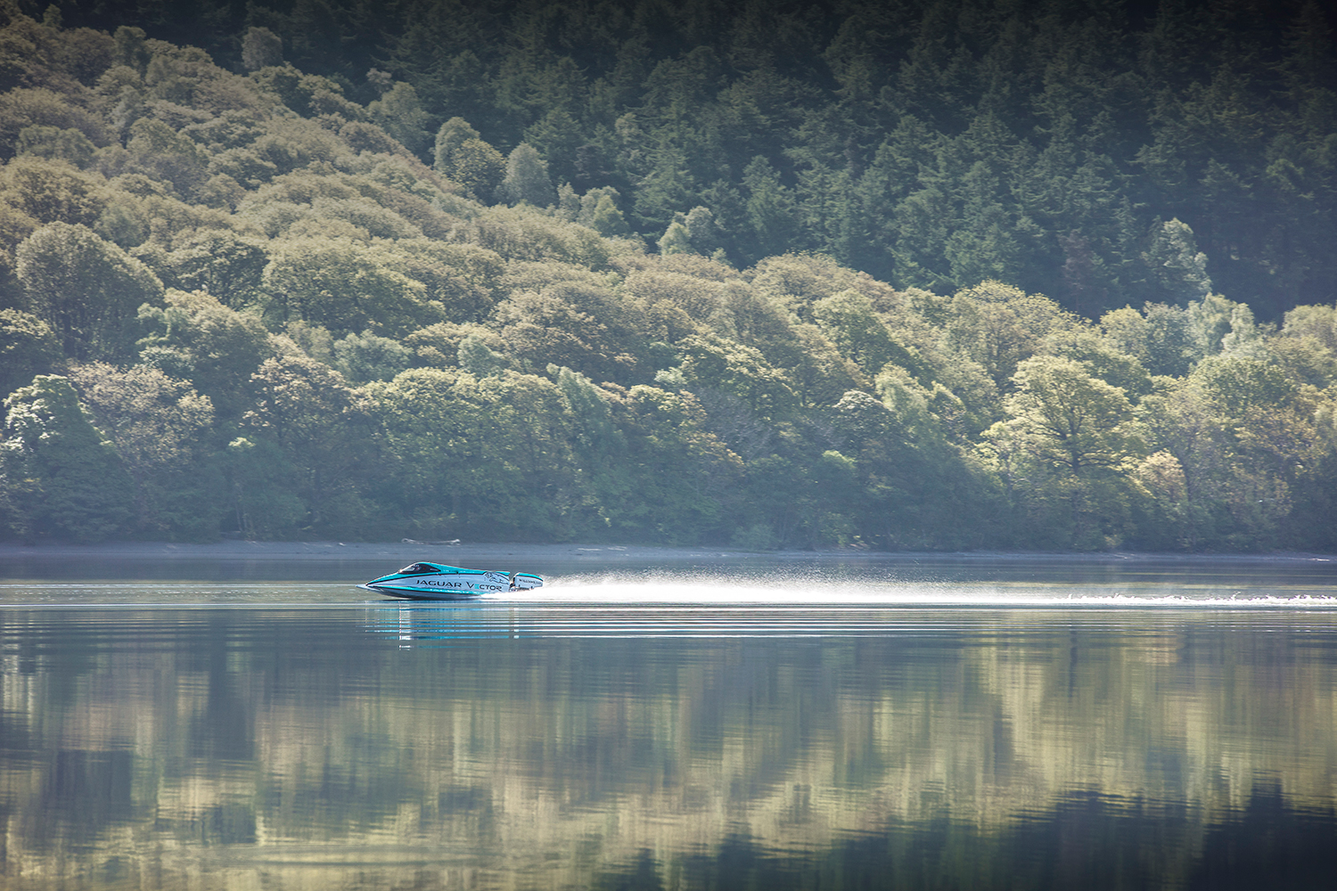 jaguar speedboat vector v20e fastest electric speed record 7