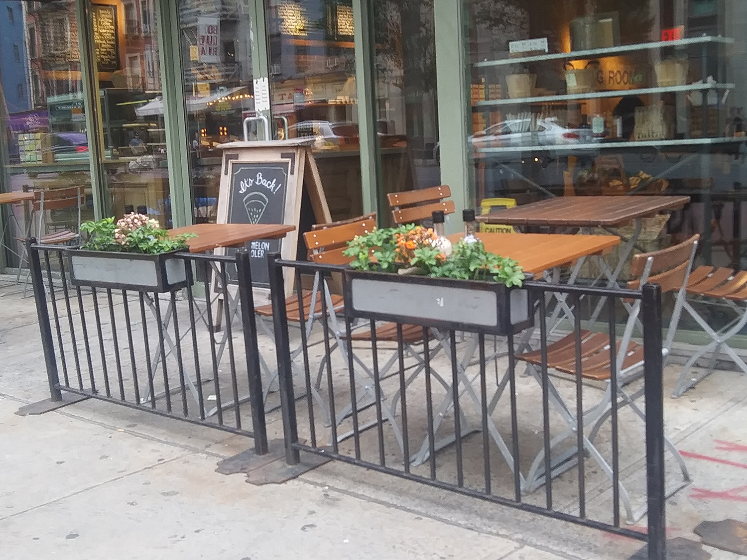 lg fortune 2 review camera outdoor seating