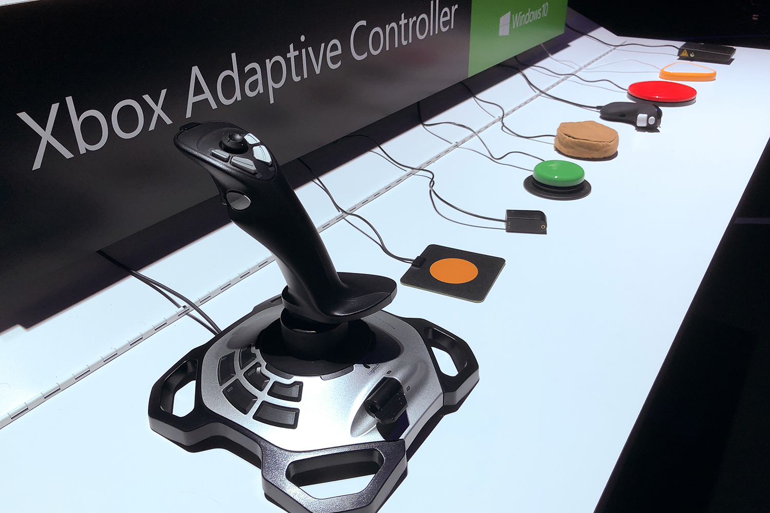 Xbox Controller Required How the Xbox Adaptive Controller will redefine inclusive gaming | E3 ...