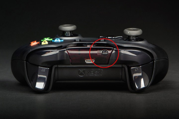 Как да синхронизирате бутон за свързване на Xbox One Controller