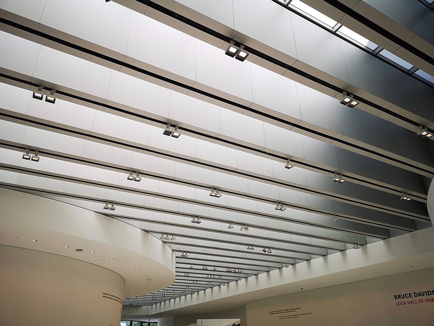 huawei p20 pro leica street photography feature ceiling
