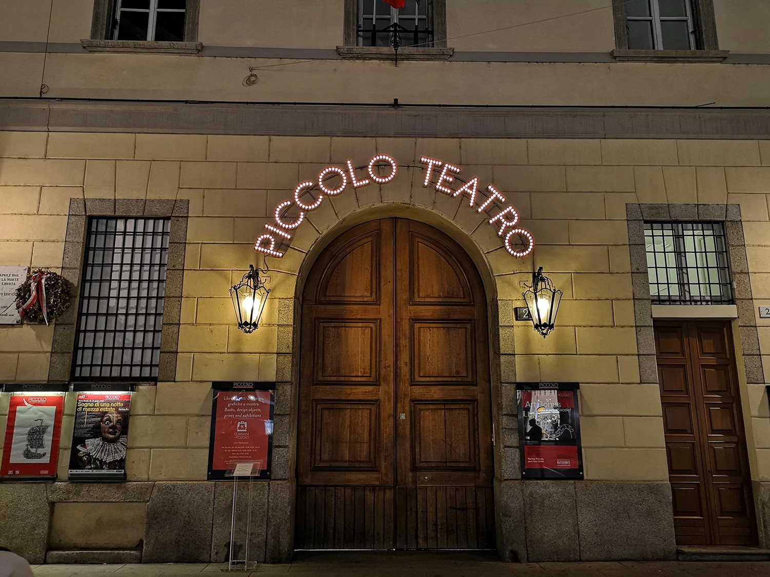 huawei p20 pro leica street photography feature piccolo teatro