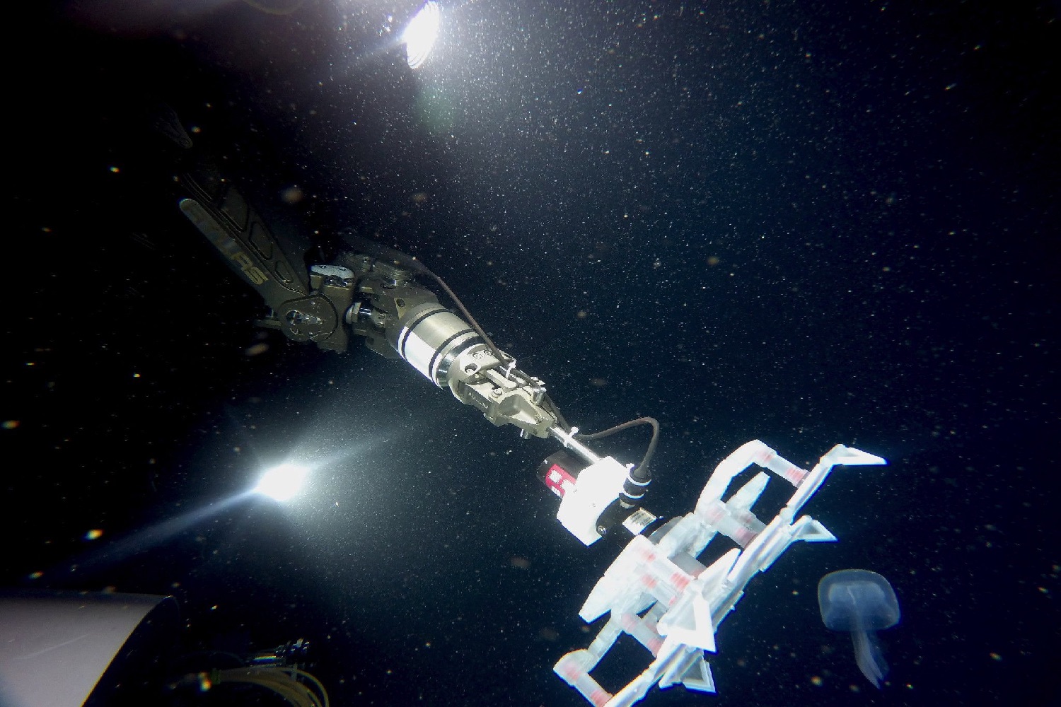 harvard underwater grabber robot rad sampler rov g0022978