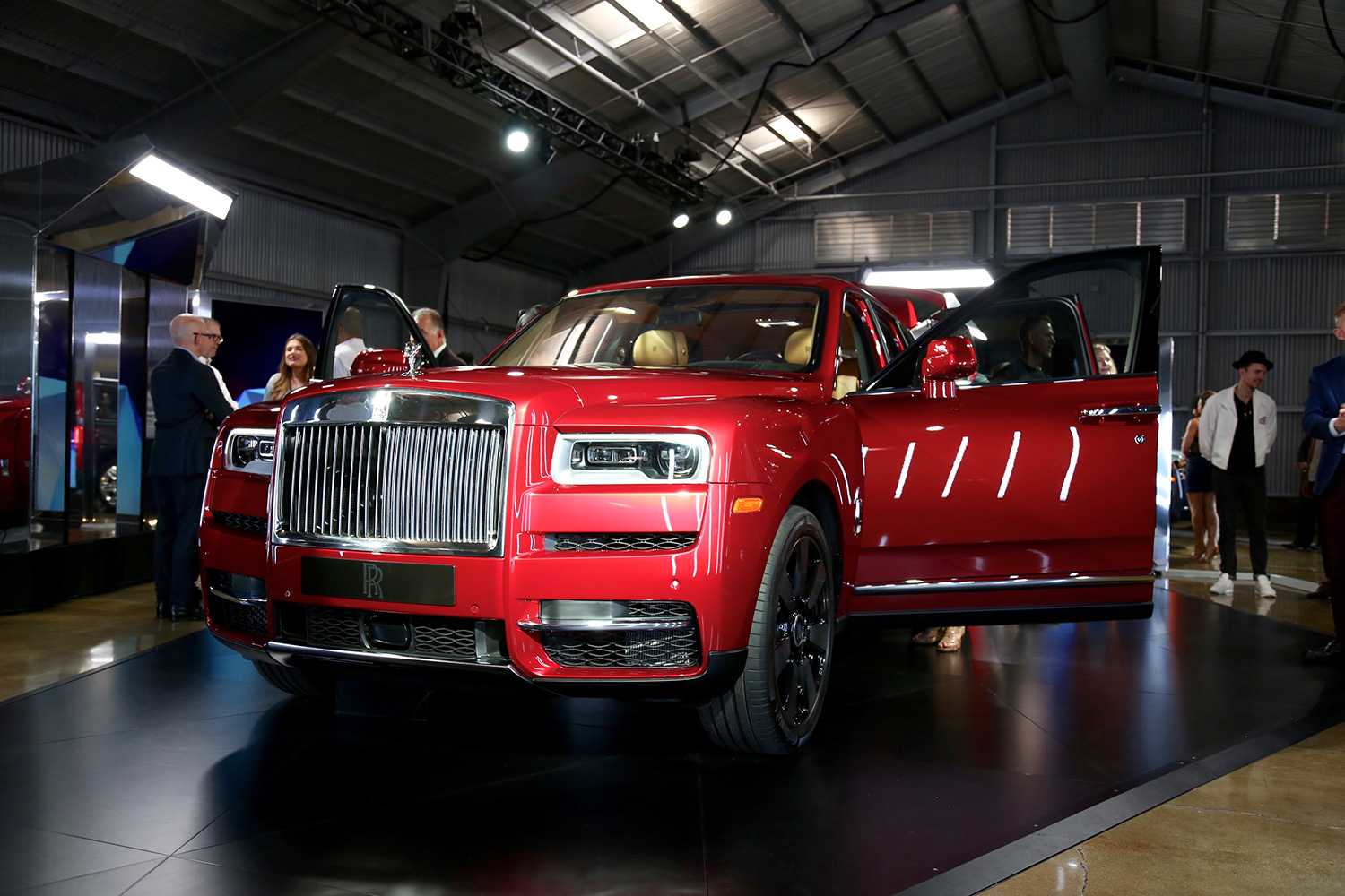 rolls royce cullinan front angle