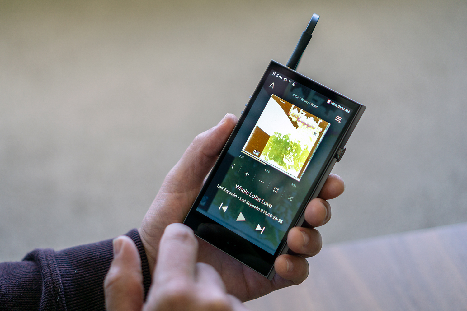 Astell & Kern A&futura SE100 Hands-On Impressions | Digital Trends