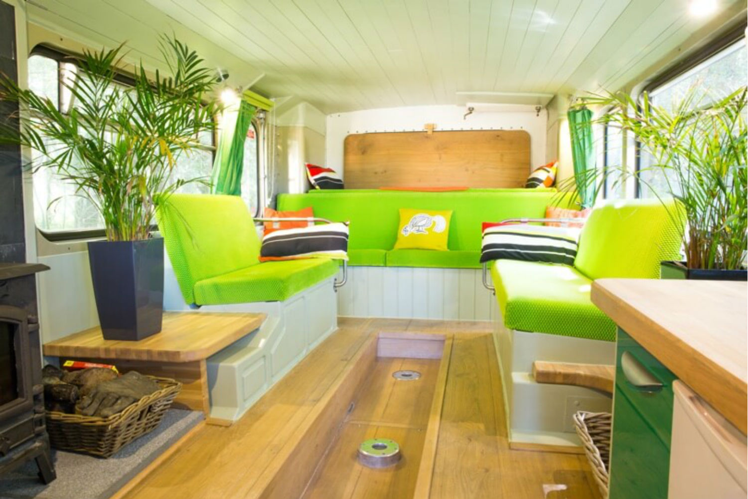 coolest bus to mobile home conversions biggreenbus3