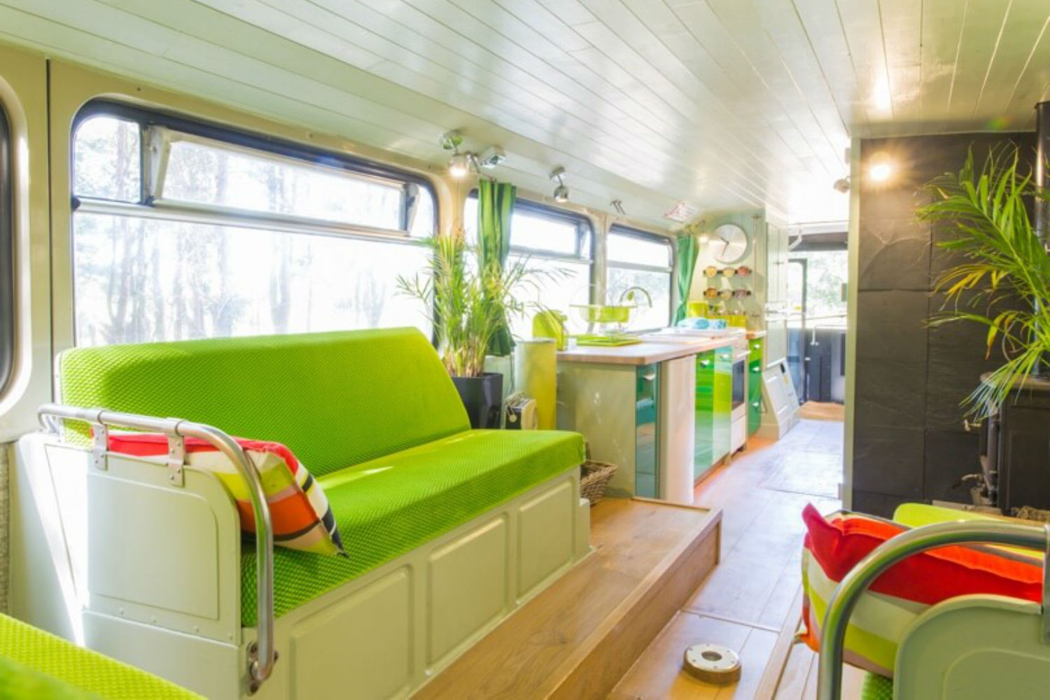coolest bus to mobile home conversions biggreenbus4
