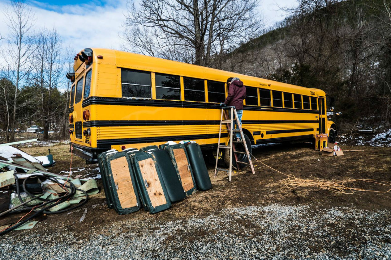 coolest bus to mobile home conversions expedtionhappinessbusbefore