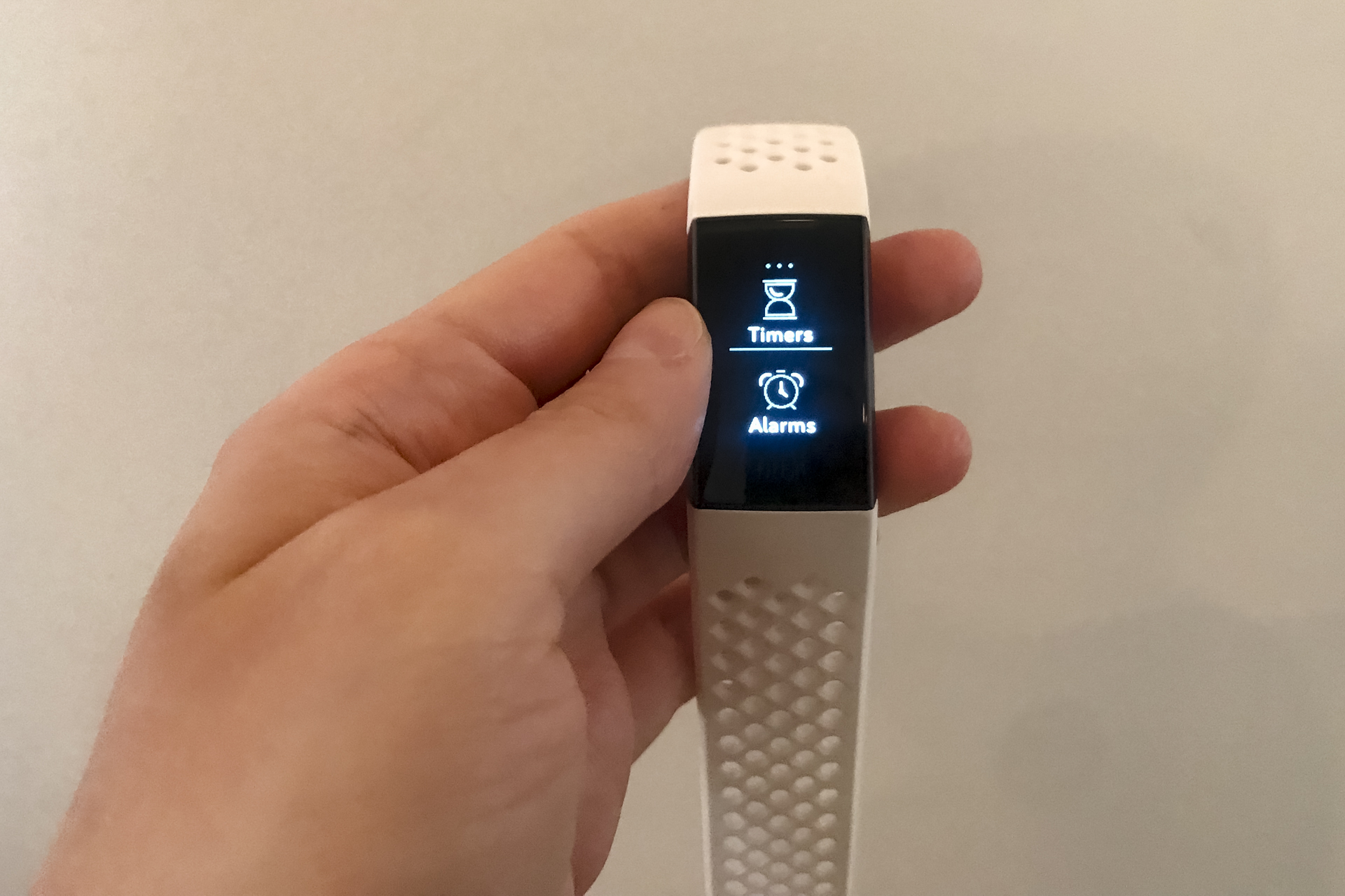How To Reset the Fitbit Charge 3: Restarts and Resets | Trends