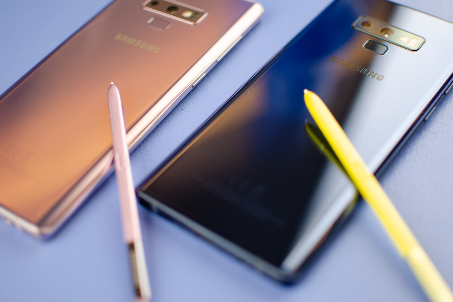 Galaxy Note 9 pink and blue s pens