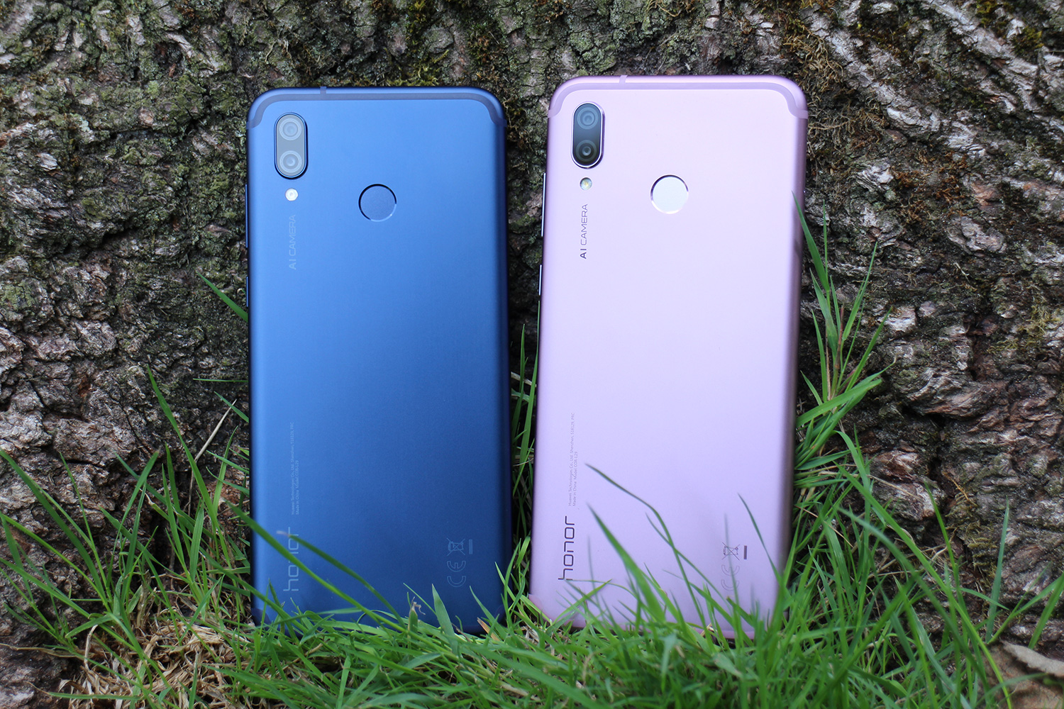 honor play blue and pink models back