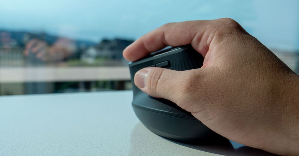 Logitech's Lift Vertical Mouse Feels Great but Gets Dirty Quick