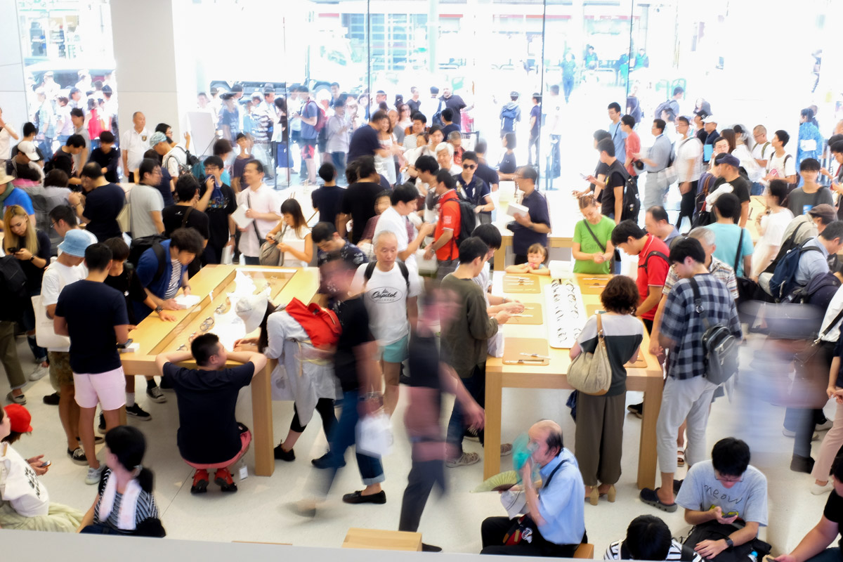 apple store opens in kyoto japan trevor mogg dt 14