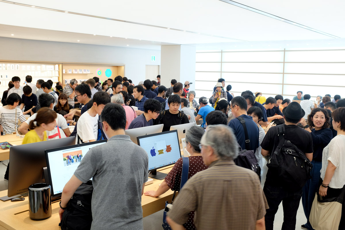 apple store opens in kyoto japan trevor mogg dt 21