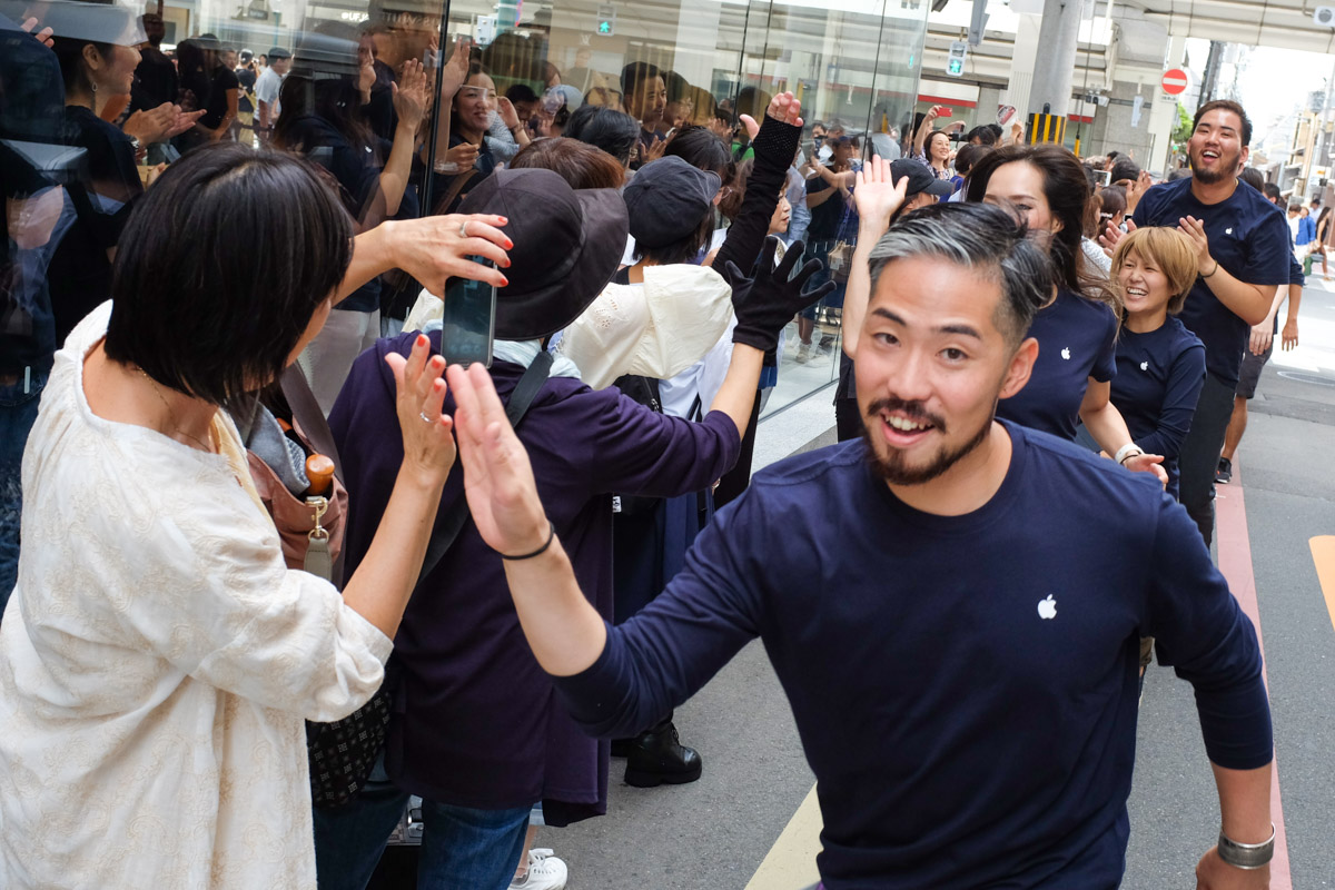 apple store opens in kyoto japan trevor mogg dt 4