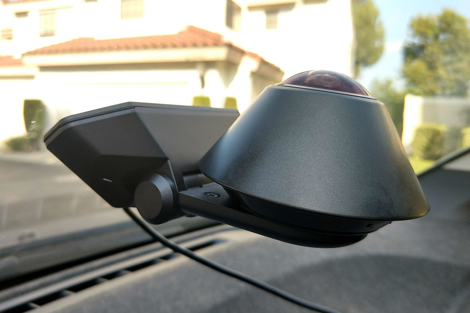 Waylens Secure360, la dashcam qui filme à 360 degrés et se