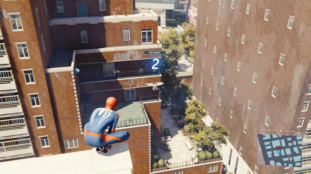 Spiderman persiguiendo a un dron.