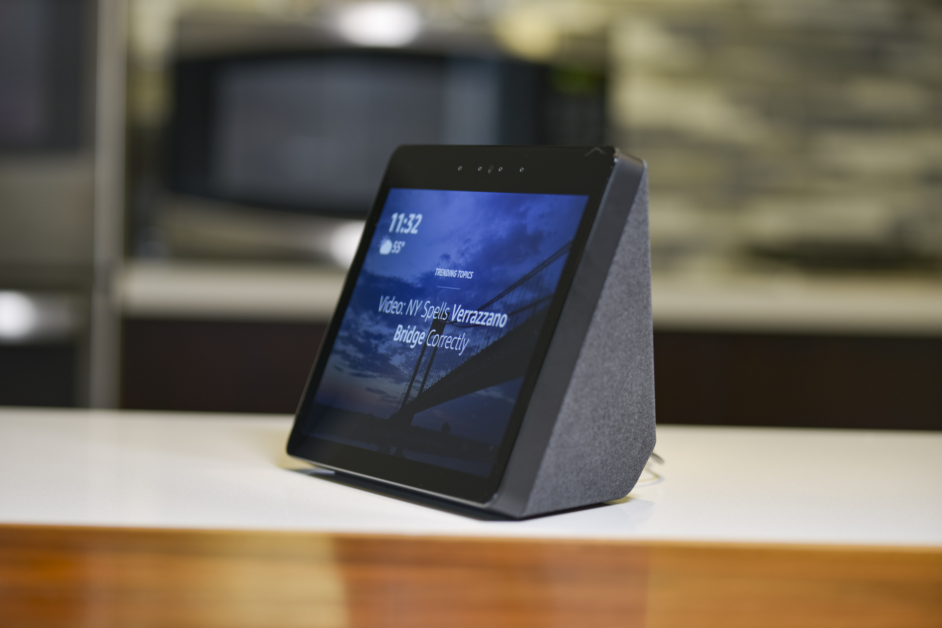 Echo Show 10 (3rd Gen) | HD smart display with premium sound, motion and  Alexa | Charcoal