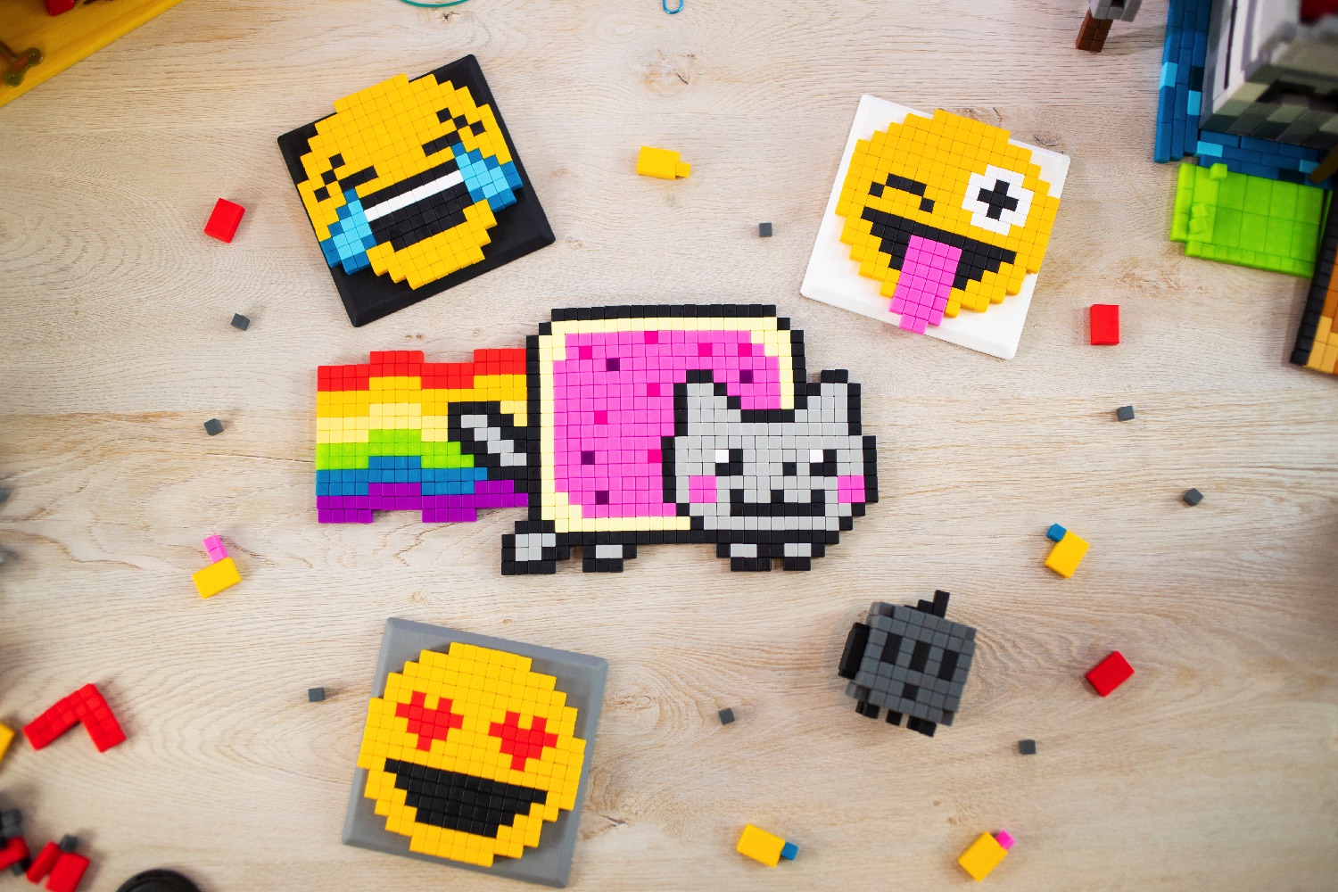 pixl lego bricks meet minecraft fidget cube kickstarter  emojis