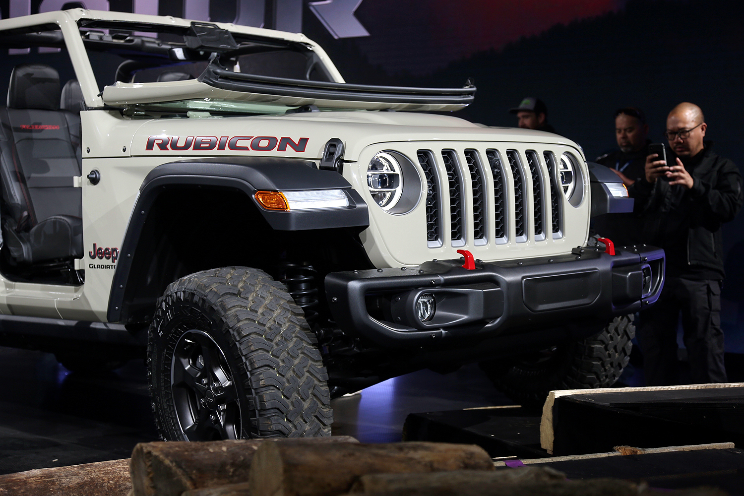 2020 Jeep Gladiator Is the Wrangler-Based Pickup of Your Dreams | Digital  Trends