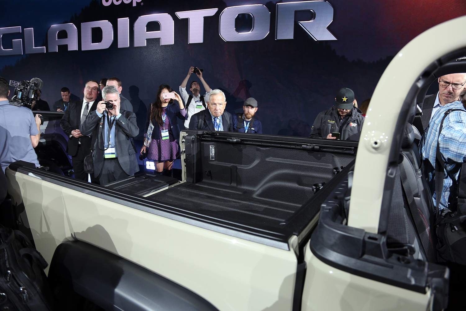 2020 jeep scrambler wrangler based pickup mb gladiator 6