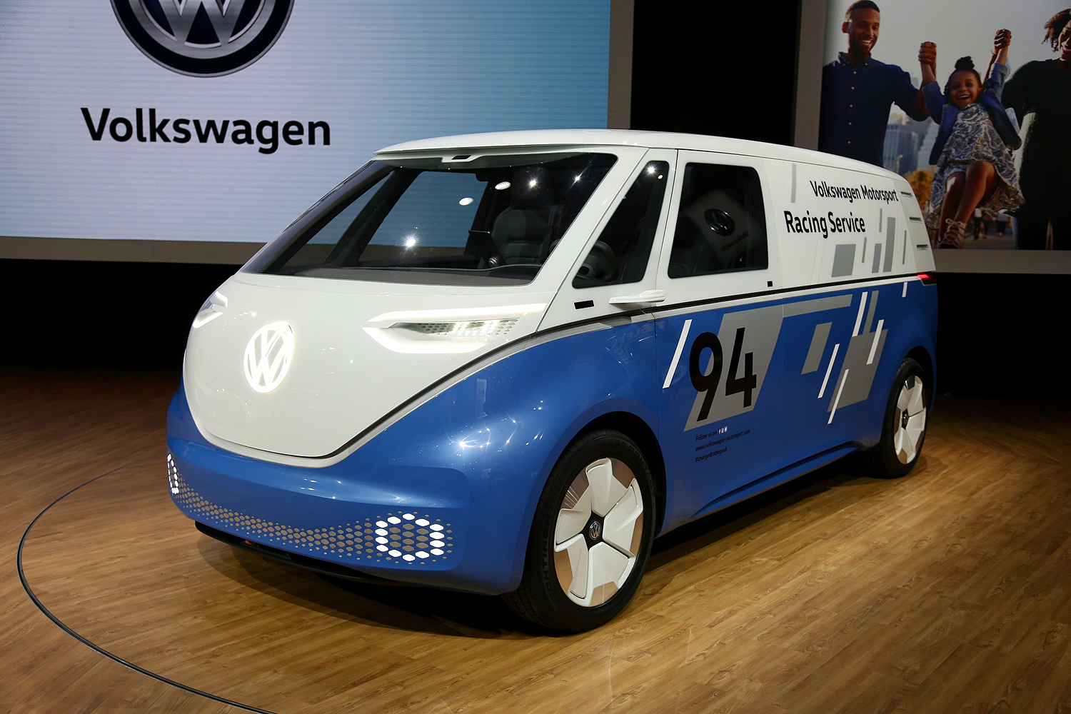 volkswagen id buzz cargo will report for delivery duty in 2022 mb vw carg race 2