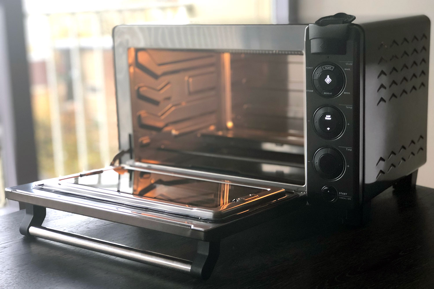 https://www.digitaltrends.com/wp-content/uploads/2018/11/tovala-steam-oven-review-3.jpg?fit=720%2C720&p=1