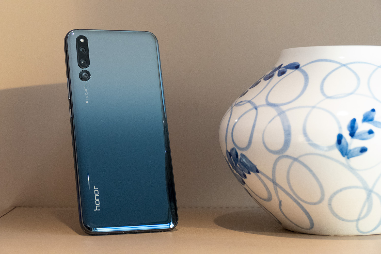 Official photos show Honor Magic 2's slide-out camera, colorful back